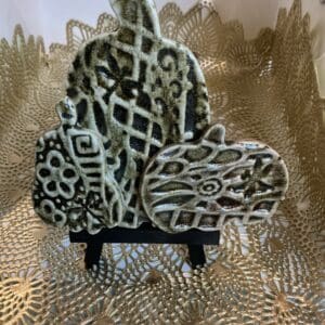 A picture of some kind of object on the table.